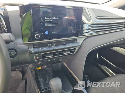 2025 Toyota Camry LE - zdjęcie 11 z 27 - miniatura