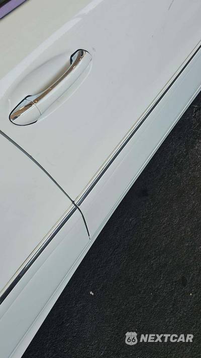 2009 Mercedes-Benz E 350 Sedan - zdjęcie 72 z 77 - miniatura
