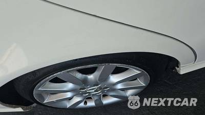 2009 Mercedes-Benz E 350 Sedan - zdjęcie 44 z 77 - miniatura
