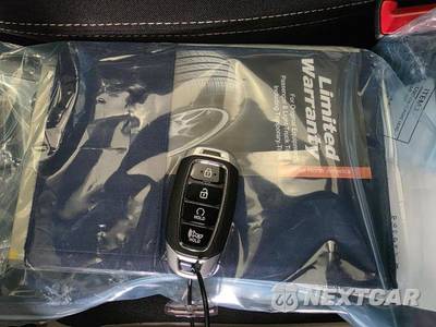 2025 Hyundai Venue SEL - zdjęcie 3 z 26 - miniatura