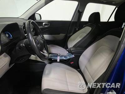 2025 Hyundai Venue SEL - zdjęcie 20 z 26 - miniatura
