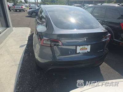 2023 Tesla Model Y Long Range - zdjęcie 5 z 22 - miniatura