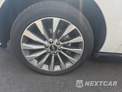 2020 Lincoln Navigator L Reserve - zdjęcie 8 z 21 - miniatura