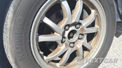 2017 Toyota Prius v Two - zdjęcie 28 z 35 - miniatura