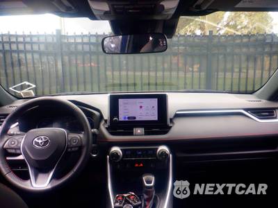 2024 Toyota RAV4 Prime SE - zdjęcie 9 z 23 - miniatura