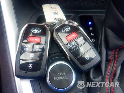 2024 Toyota RAV4 Prime SE - zdjęcie 4 z 23 - miniatura