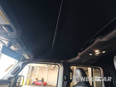 2022 Jeep Gladiator Overland Crew Cab Medium Bed - zdjęcie 19 z 27 - miniatura