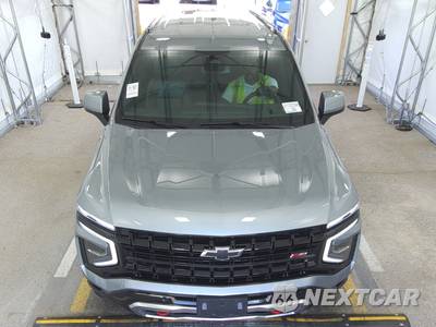 2025 Chevrolet Suburban Z71 2Z7 - zdjęcie 2 z 31 - miniatura