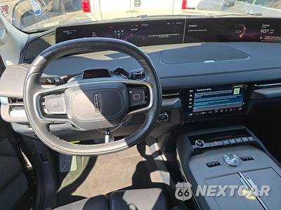 2025 Lincoln Navigator Reserve - zdjęcie 10 z 35 - miniatura