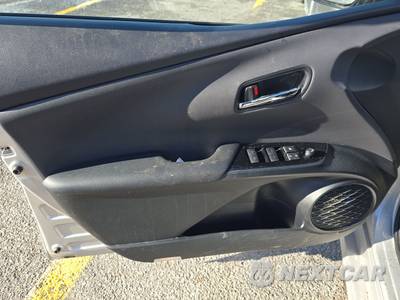2020 Toyota Prius XLE - zdjęcie 9 z 28 - miniatura
