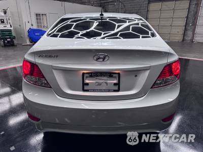 2013 Hyundai Accent GLS Sedan - zdjęcie 4 z 21 - miniatura