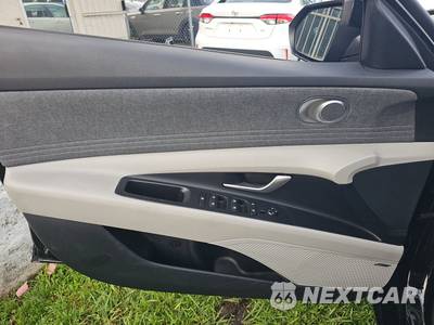 2024 Hyundai Elantra Limited - zdjęcie 9 z 17 - miniatura