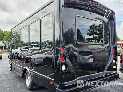 2019 Ford Super Duty E-350 Cutaway DRW - zdjęcie 7 z 17 - miniatura