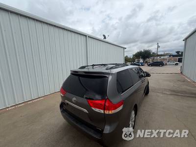 2012 Toyota Sienna Limited 7-Passenger 119.3" WB - zdjęcie 15 z 57 - miniatura