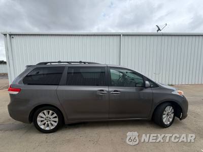 2012 Toyota Sienna Limited 7-Passenger 119.3" WB - zdjęcie 16 z 57 - miniatura