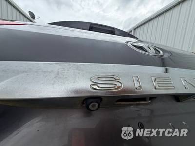 2012 Toyota Sienna Limited 7-Passenger 119.3" WB - zdjęcie 12 z 57 - miniatura