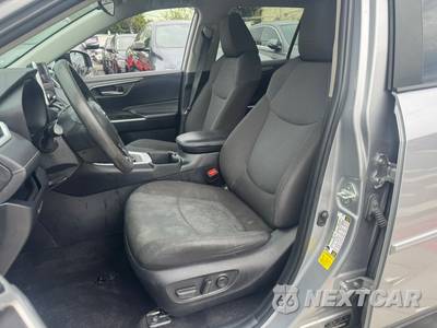 2023 Toyota RAV4 XLE - zdjęcie 12 z 24 - miniatura