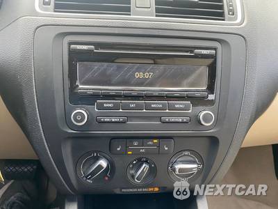 2014 Volkswagen Jetta SE Sedan w/Connectivity - zdjęcie 37 z 40 - miniatura