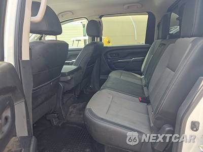 2017 Nissan TITAN XD S Crew Cab Medium Bed - zdjęcie 13 z 34 - miniatura