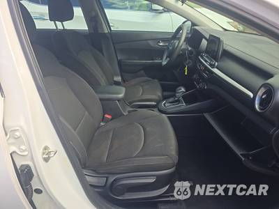 2019 Kia Forte LXS - zdjęcie 8 z 29 - miniatura