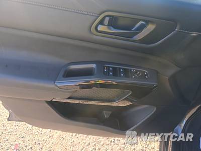 2025 Nissan Pathfinder SV - zdjęcie 9 z 19 - miniatura