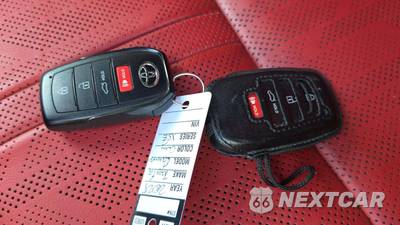 2025 Toyota Camry XSE - zdjęcie 17 z 24 - miniatura