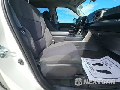 2022 Toyota Tundra SR5 Crew Cab Short Bed - zdjęcie 8 z 31 - miniatura