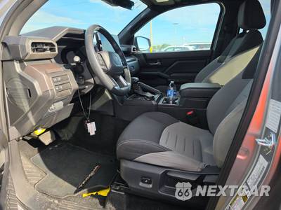 2025 Toyota Tacoma TRD Off-Road Crew Cab Medium Bed - zdjęcie 7 z 26 - miniatura