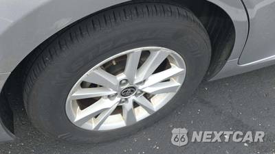 2025 Toyota Camry LE - zdjęcie 23 z 34 - miniatura