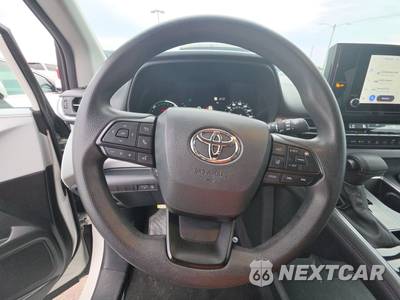 2025 Toyota Sienna LE 8-Passenger 120.5" WB - zdjęcie 10 z 35 - miniatura