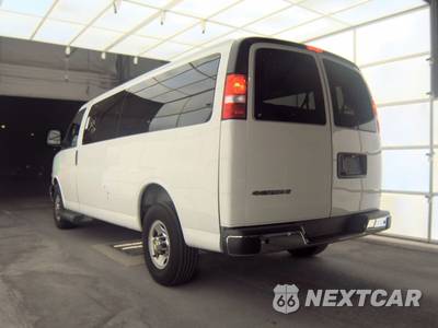 2025 Chevrolet Express 3500 Passenger Van LT 1LT 155.1" WB - zdjęcie 6 z 27 - miniatura