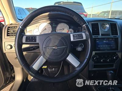 2010 Chrysler 300 SRT8 - zdjęcie 10 z 47 - miniatura