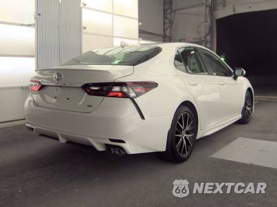 2024 Toyota Camry SE - zdjęcie 4 z 35 - miniatura