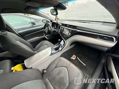 2018 Toyota Camry LE - zdjęcie 52 z 154 - miniatura