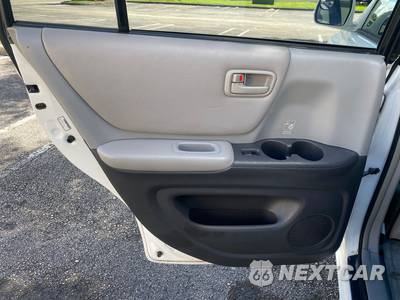 2004 Toyota Highlander - zdjęcie 19 z 47 - miniatura