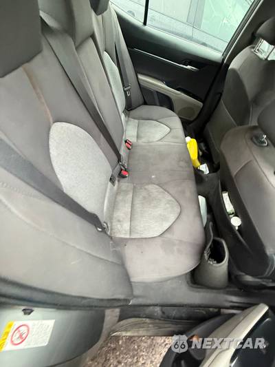 2018 Toyota Camry LE - zdjęcie 71 z 154 - miniatura