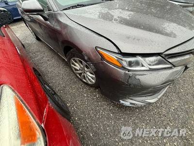 2018 Toyota Camry LE - zdjęcie 74 z 154 - miniatura