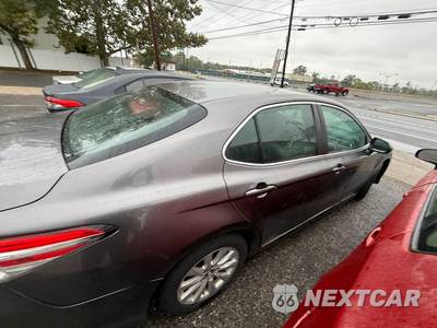 2018 Toyota Camry LE - zdjęcie 78 z 154 - miniatura