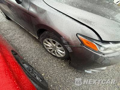 2018 Toyota Camry LE - zdjęcie 90 z 154 - miniatura