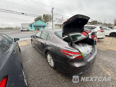 2018 Toyota Camry LE - zdjęcie 104 z 154 - miniatura