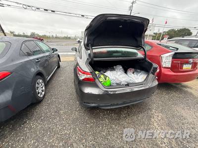 2018 Toyota Camry LE - zdjęcie 107 z 154 - miniatura