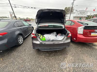 2018 Toyota Camry LE - zdjęcie 109 z 154 - miniatura