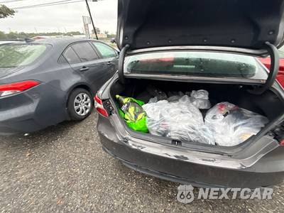 2018 Toyota Camry LE - zdjęcie 119 z 154 - miniatura