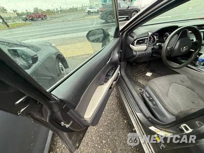 2018 Toyota Camry LE - zdjęcie 147 z 154 - miniatura