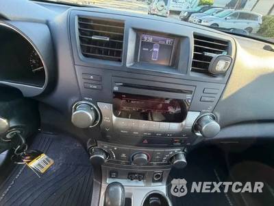 2012 Toyota Highlander SE - zdjęcie 13 z 23 - miniatura
