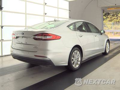 2019 Ford Fusion Hybrid SE - zdjęcie 4 z 22 - miniatura