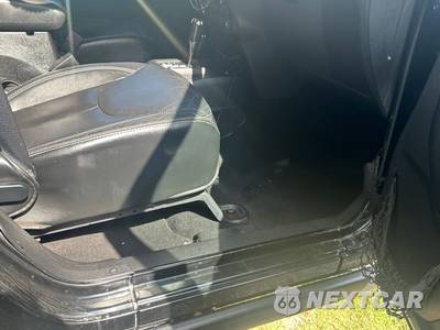 2015 Jeep Wrangler Unlimited Rubicon - zdjęcie 11 z 17 - miniatura