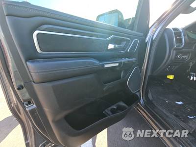 2023 Ram 1500 Laramie Crew Cab Short Bed - zdjęcie 9 z 34 - miniatura