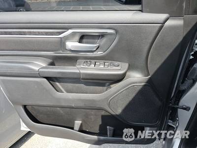 2024 Ram 1500 Big Horn Crew Cab Short Bed - zdjęcie 9 z 20 - miniatura