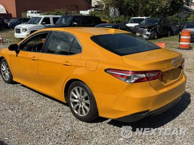 2020 Toyota Camry LE - zdjęcie 5 z 10 - miniatura